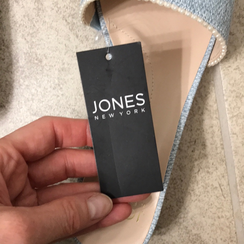 New blue and white shoes - Picture 7 of 8